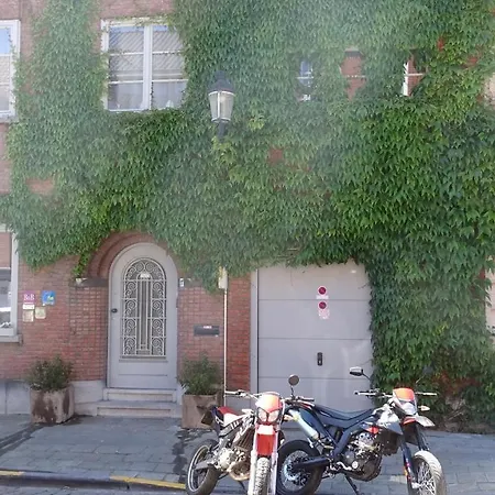 Bed & Breakfast Eleven 4*